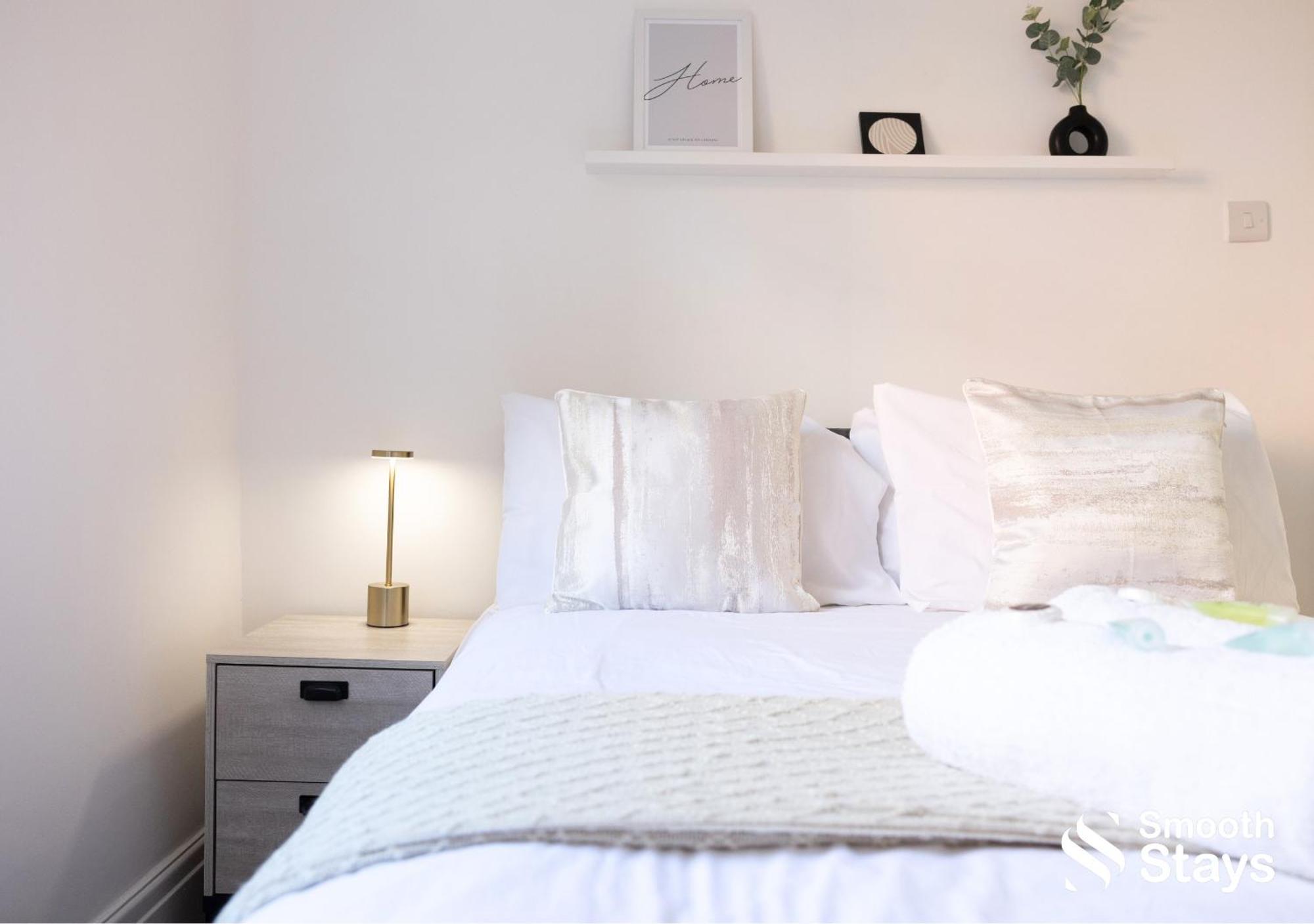 One Bedroom Apartment At Smooth Stays Short Lets & Serviced Accommodation Preston With Parking Near Train Station מראה חיצוני תמונה