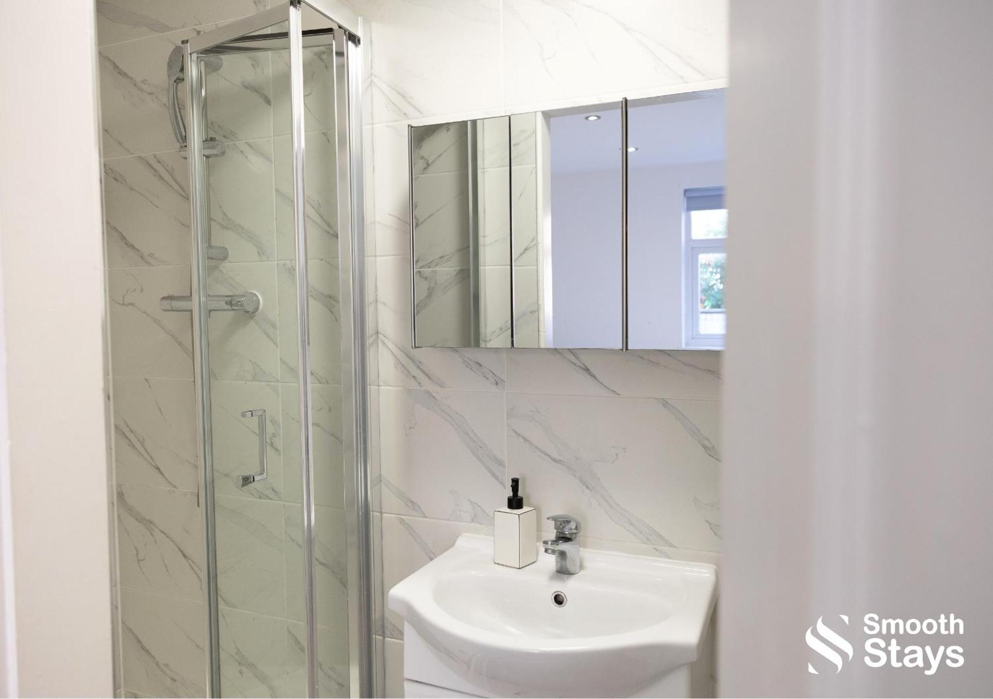 One Bedroom Apartment At Smooth Stays Short Lets & Serviced Accommodation Preston With Parking Near Train Station מראה חיצוני תמונה